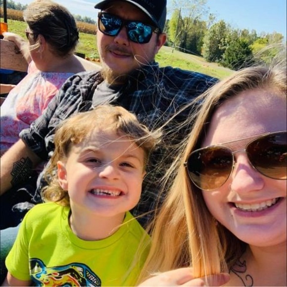 Meet your Posher, Kayla - Picture 1 of 1